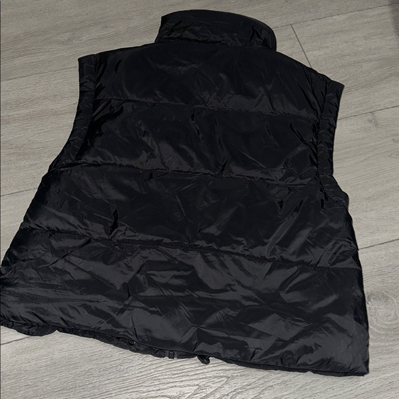 NWT Nordstrom Industry Black Puffer Vest size XS - Picture 7 of 10